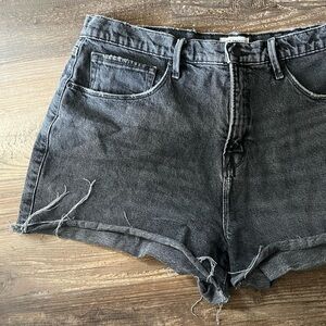 14/32 Good American Denim shorts